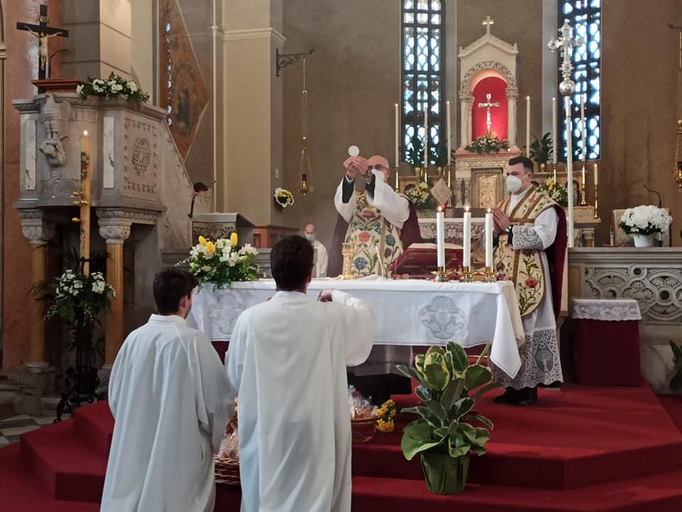 Immagine per Comunioni e cresime confermati anche in zona rossa, ecco gli aggiornamenti anti-covid della curia goriziana